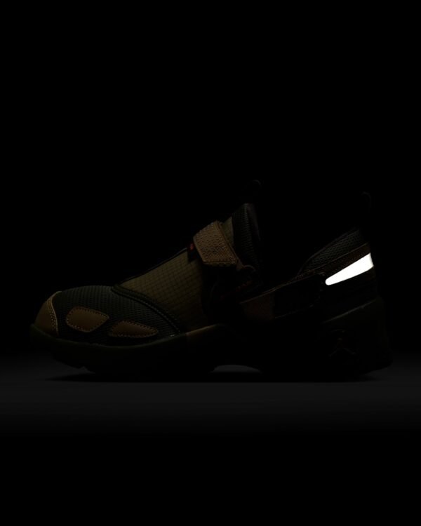 Jordan Trunner LX Women's