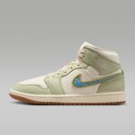 Olive Aura/Lawn/University Blue/Pearl White
